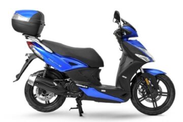 miniatura noleggio scooter 125 isola di procida